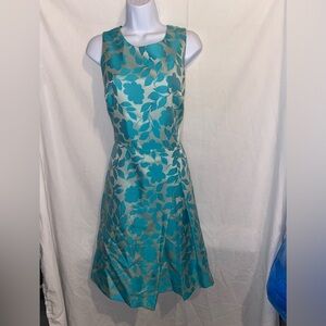 Women’s size 10 TAHARI 50s/60s housewife style dress